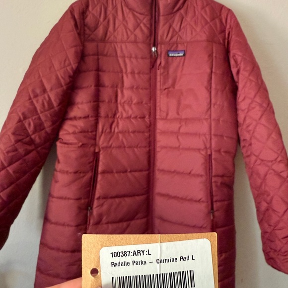 Patagonia Women's Radalie Parka - Carmine Red, NWT size L - Picture 2 of 2